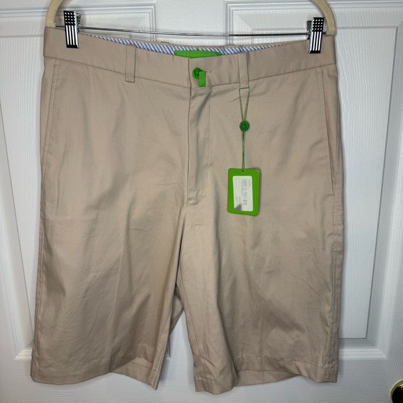 Betenly Men’s Tan Flat Front Shorts with Classic Style Size 32 Waist NWT - Picture 1 of 7
